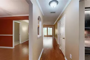 25205 Plantation Dr NE, Atlanta, GA 30324 - Photo 4