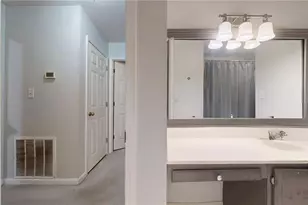 25205 Plantation Dr NE, Atlanta, GA 30324 - Photo 26