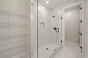 2206 Carlton Ct, Atlanta, GA 30318 - Photo 16