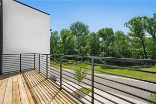 2206 Carlton Ct, Atlanta, GA 30318 - Photo 14