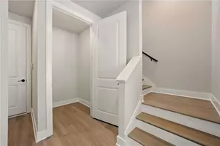 2206 Carlton Ct, Atlanta, GA 30318 - Photo 4