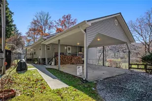 2226 Layson Rd, Hiawassee, GA 30546 - Photo 2