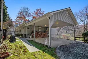2226 Layson Rd, Hiawassee, GA 30546 - Photo 2