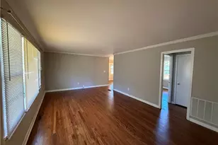 1885 Crystal Dr, Gainesville, GA 30501 - Photo 2
