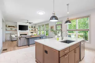 1013 Liberty Spgs Dr, Woodstock, GA 30188 - Photo 28