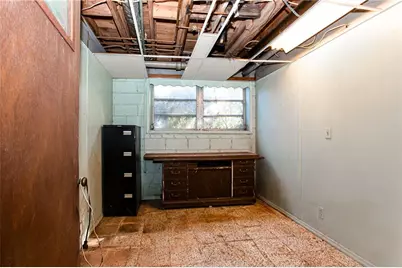 1460 Loch Lomond Trail SW, Atlanta, GA 30331 - Photo 30