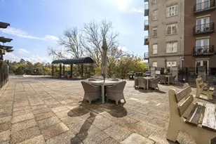 2285 Peachtree Rd NE, Atlanta, GA 30309 - Photo 22