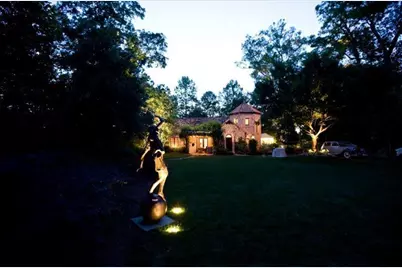 2100 West Wesley Road, Atlanta, GA 30327 - Photo 18