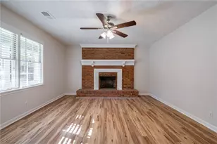 1364 W Prospect Dr, Lawrenceville, GA 30043 - Photo 6