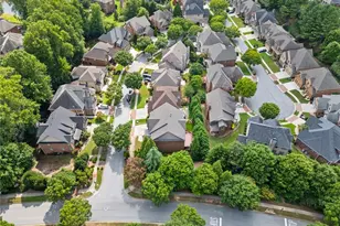 2061 Vicarage Ln, Snellville, GA 30078 - Photo 4