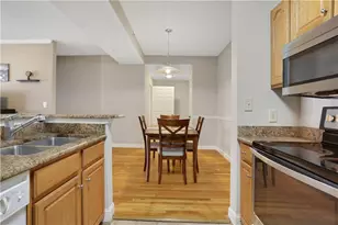 1074 Peachtree Walk NE, Atlanta, GA 30309 - Photo 10