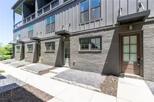 912 Brees Ct, Atlanta, GA 30318 - Photo 8