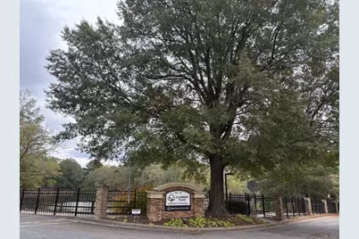 1800 Clairmont Lake #124, Decatur, GA 30033 - Photo 2