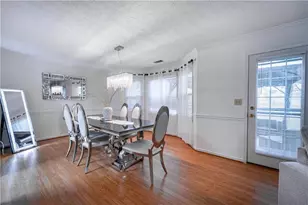 910 Burning Bush Dr, Loganville, GA 30052 - Photo 6