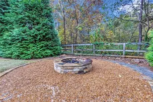 104 Lenore Ct, Woodstock, GA 30188 - Photo 12