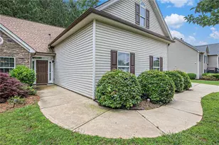 1210 Jefferson Walk Cir, Jefferson, GA 30549 - Photo 4