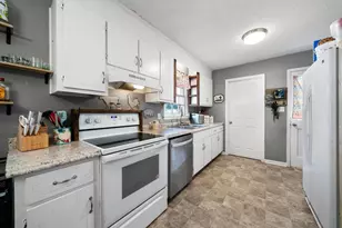 421 Broad St, Tallapoosa, GA 30176 - Photo 2