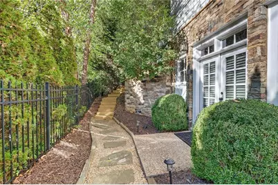 3100 Rhodenhaven Drive NW, Atlanta, GA 30327 - Photo 46