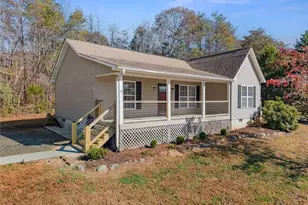 39 E Point Dr, Dahlonega, GA 30533 - Photo 2