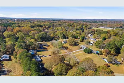 127 Springbrook Drive, Auburn, GA 30011 - Photo 8