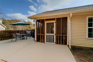 212 Rainbow Ln, Winder, GA 30680 - Photo 4