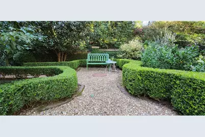 4224 E Conway Drive NW, Atlanta, GA 30327 - Photo 18