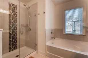 558 Arbor Crowne Dr, Lawrenceville, GA 30045 - Photo 32