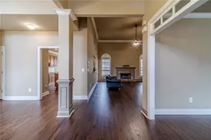 5730 Boulder Ridge Ct, Flowery Branch, GA 30542 - Photo 4