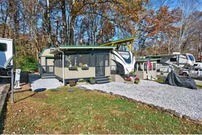 324 Leisure Acres Dr, Cleveland, GA 30528 - Photo 2