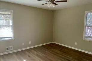 471 Village Green Ct SW, Lilburn, GA 30047 - Photo 14