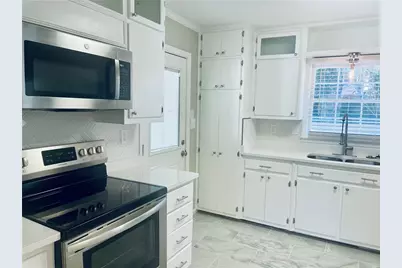 471 Village Green Court SW, Lilburn, GA 30047 - Photo 8