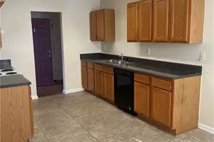 5490 Twin Lakes Dr, College Park, GA 30349 - Photo 6