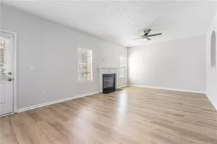 608 Harris Ct, Conyers, GA 30012 - Photo 6