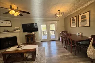 2104 Queen Anne Ct, Sandy Springs, GA 30350 - Photo 8