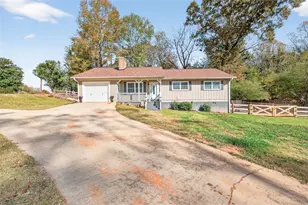 5867 Meadow View Ln, Flowery Branch, GA 30542 - Photo 32