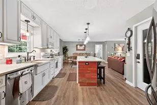 5867 Meadow View Ln, Flowery Branch, GA 30542 - Photo 12