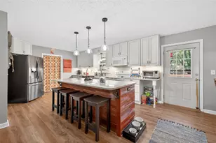 5867 Meadow View Ln, Flowery Branch, GA 30542 - Photo 8