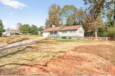 5867 Meadow View Lane, Flowery Branch, GA 30542 - Photo 2