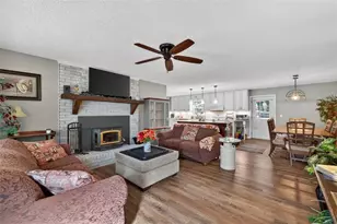 5867 Meadow View Ln, Flowery Branch, GA 30542 - Photo 4