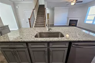 7327 Rocklin Ln, Flowery Branch, GA 30542 - Photo 14