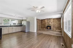 229 Hilltop Ln, Toccoa, GA 30577 - Photo 4