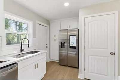 4015 Moffat Court, Decatur, GA 30035 - Photo 10