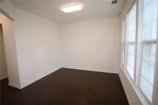 2729 Heathrow Dr, Lawrenceville, GA 30043 - Photo 2