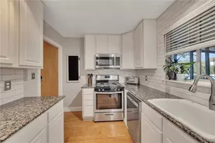 4345 Chastain Walk NE, Atlanta, GA 30342 - Photo 6