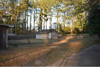 834 Hickory Ridge Road SW, Lilburn, GA 30047 - Photo 6