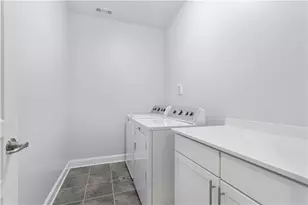 330 La Perla Dr, Sugar Hill, GA 30518 - Photo 14