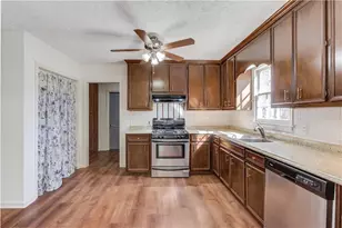 310 Lewis Cir, Commerce, GA 30529 - Photo 16