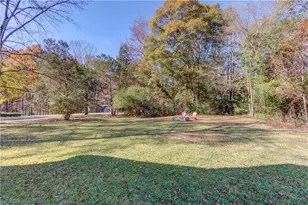 310 Lewis Cir, Commerce, GA 30529 - Photo 40