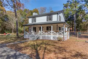 310 Lewis Cir, Commerce, GA 30529 - Photo 4