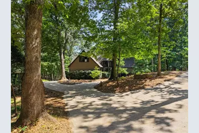 6680 Woodlake Drive, Flowery Branch, GA 30542 - Photo 8